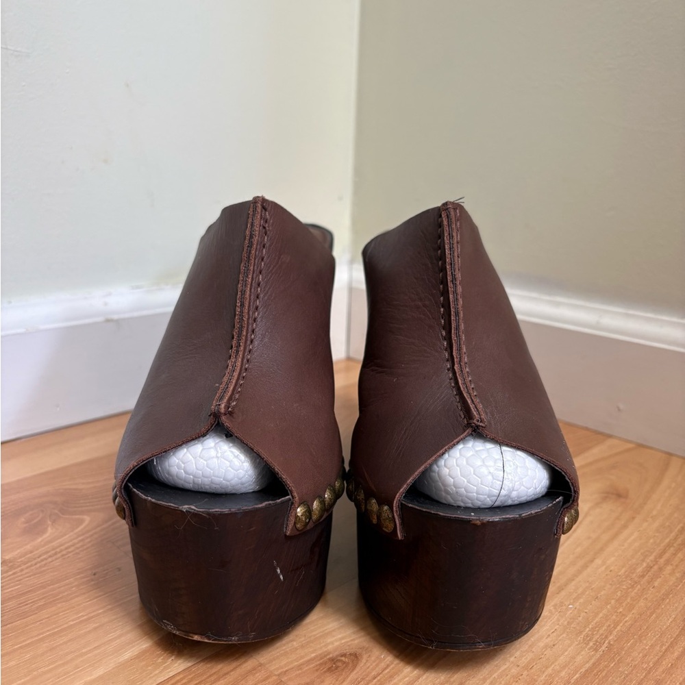 Charles David Brown Leather Platform Clogs with Studs - Picture 3 of 12